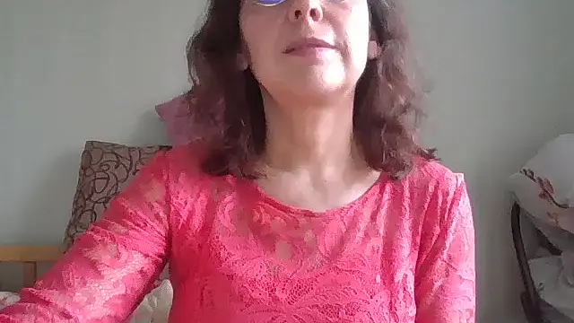 HollyJewel online show from April 6, 2026, 12:06 pm