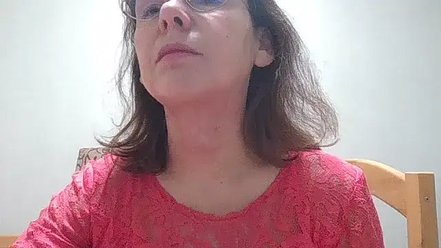 Snapshot of HollyJewel chatting on December 17, 2025, 6:02 pm HollyJewel online show from December 17, 2025, 6:02 pm