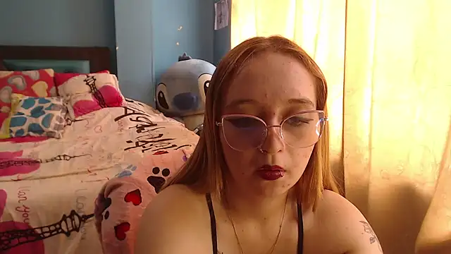 Snapshot of Liaroberts1 chatting on February 14, 2025, 3:15 pm Liaroberts1 online show from February 14, 2025, 3:15 pm