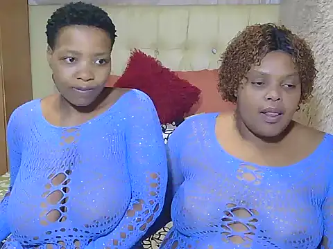 Snapshot of Xxxsluts chatting on November 7, 2025, 7:35 am Xxxsluts online show from November 7, 2025, 7:35 am