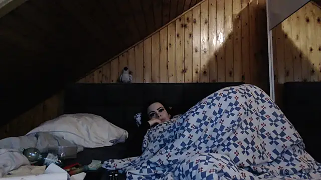 BoeseMoni1998 online show from October 26, 2025, 8:42 pm