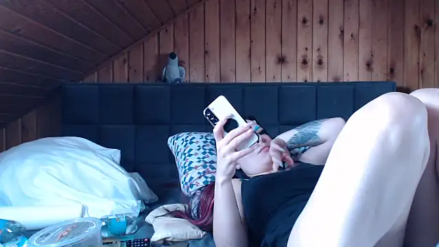 BoeseMoni1998 online show from September 19, 2025, 9:35 am