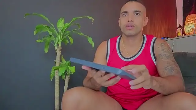 Snapshot of LincomAmith chatting on January 10, 2026, 3:35 am LincomAmith online show from January 10, 2026, 3:35 am