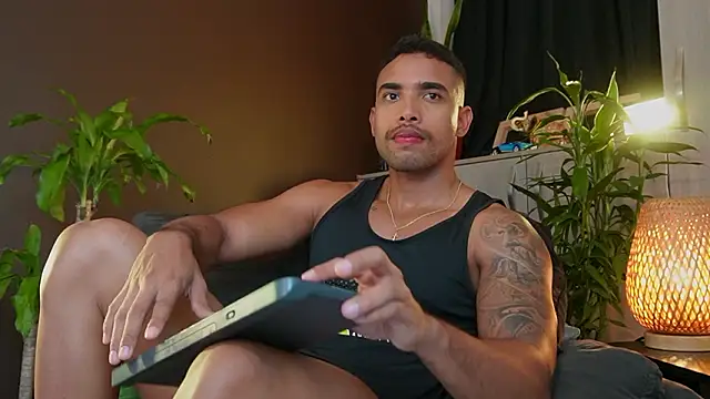 Snapshot of LincomAmith chatting on February 18, 2026, 3:48 am LincomAmith online show from February 18, 2026, 3:48 am