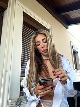Snapshot of ArianaArianna chatting on September 12, 2025, 1:11 pm ArianaArianna online show from September 12, 2025, 1:11 pm