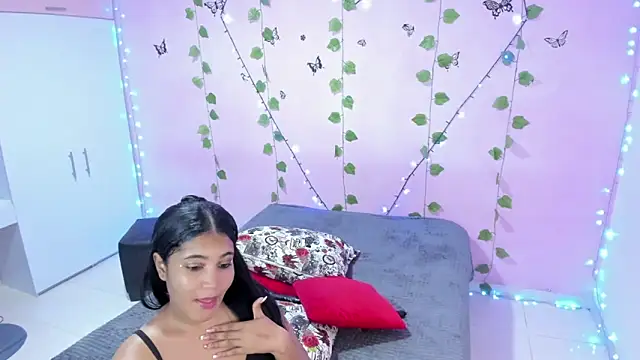 ambersmitx online show from March 8, 2025, 10:45 pm