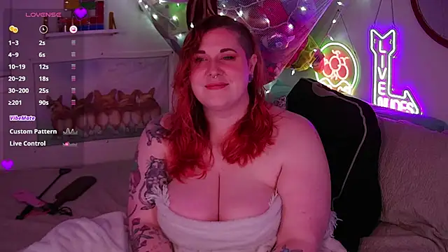 Snapshot of opalreigning chatting on December 19, 2025, 10:06 am opalreigning online show from December 19, 2025, 10:06 am