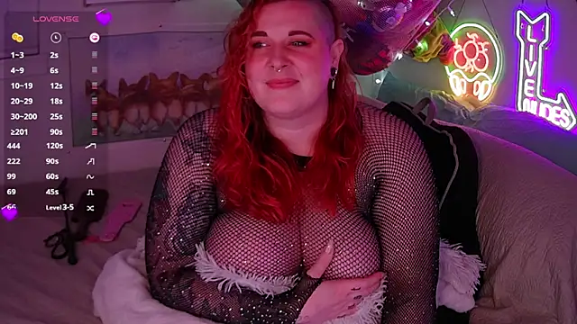 Snapshot of opalreigning chatting on February 2, 2026, 8:57 am opalreigning online show from February 2, 2026, 8:57 am