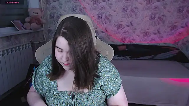 Snapshot of Estelle_Hicks chatting on May 10, 2026, 7:16 pm Estelle Hicks online show from May 10, 2026, 7:16 pm