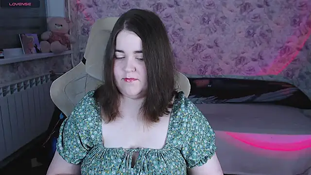 Snapshot of Estelle_Hicks chatting on May 14, 2026, 7:00 pm Estelle Hicks online show from May 14, 2026, 7:00 pm