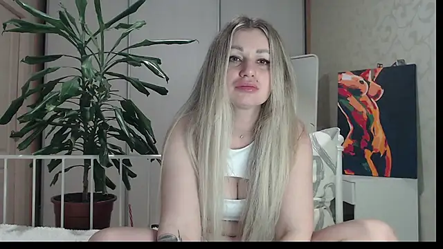 Snapshot of ShyEvaa chatting on May 18, 2026, 4:12 pm ShyEvaa online show from May 18, 2026, 4:12 pm
