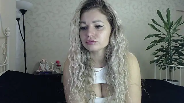 ShyEvaa online show from September 21, 2025, 5:01 am