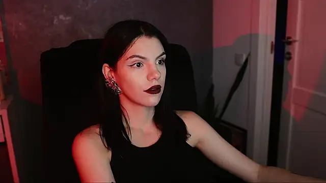 Snapshot of mistress__rochelle chatting on December 1, 2024, 4:34 pm mistress rochelle online show from December 1, 2024, 4:34 pm