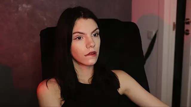 Snapshot of mistress__rochelle chatting on December 6, 2024, 3:39 pm mistress rochelle online show from December 6, 2024, 3:39 pm