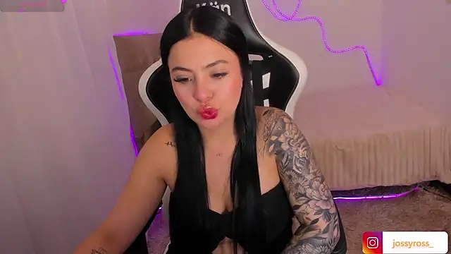 Snapshot of Victoryyy_ chatting on November 8, 2025, 10:24 pm Victoryyy online show from November 8, 2025, 10:24 pm