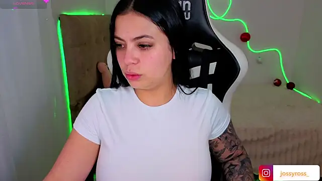 Snapshot of Victoryyy_ chatting on November 25, 2025, 7:14 pm Victoryyy online show from November 25, 2025, 7:14 pm