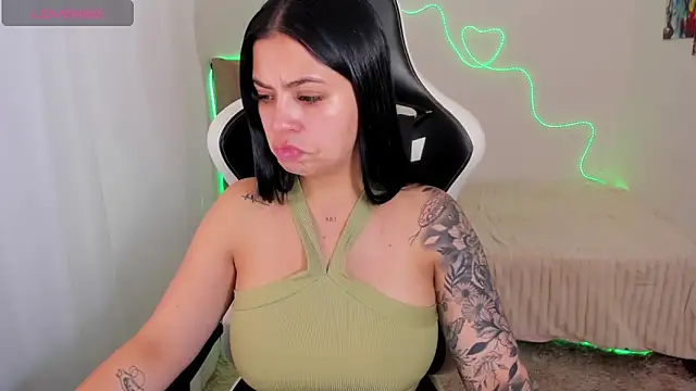 Snapshot of Victoryyy_ chatting on November 12, 2025, 5:28 pm Victoryyy online show from November 12, 2025, 5:28 pm