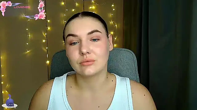 Snapshot of Glory_air chatting on November 3, 2025, 8:40 am Glory air online show from November 3, 2025, 8:40 am