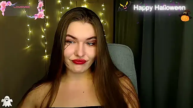 Snapshot of Glory_air chatting on October 31, 2025, 9:17 am Glory air online show from October 31, 2025, 9:17 am