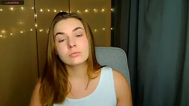 Snapshot of Glory_air chatting on December 1, 2025, 8:15 am Glory air online show from December 1, 2025, 8:15 am