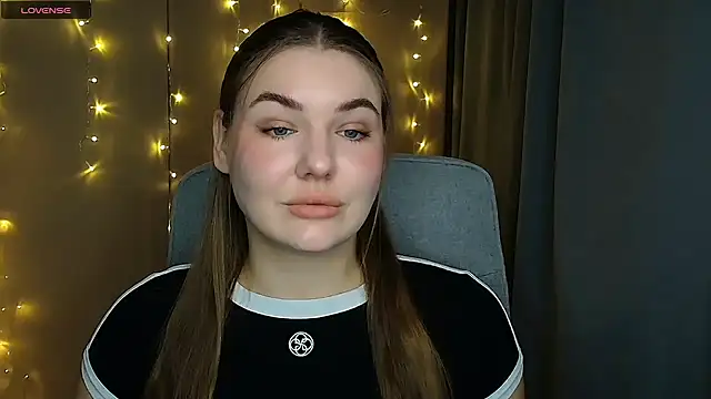 Snapshot of Glory_air chatting on October 29, 2025, 8:24 am Glory air online show from October 29, 2025, 8:24 am