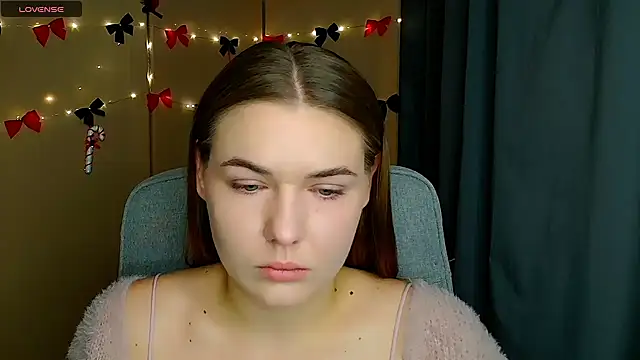 Snapshot of Glory_air chatting on December 5, 2025, 9:19 am Glory air online show from December 5, 2025, 9:19 am