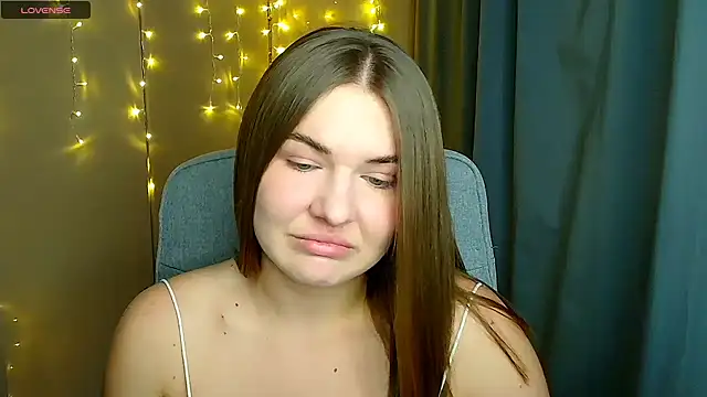 Snapshot of Glory_air chatting on November 17, 2025, 9:24 am Glory air online show from November 17, 2025, 9:24 am