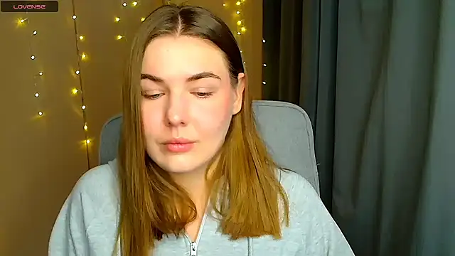 Snapshot of Glory_air chatting on November 19, 2025, 9:09 am Glory air online show from November 19, 2025, 9:09 am