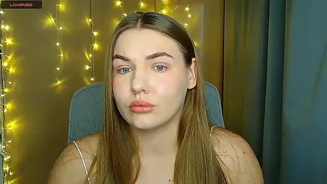 Snapshot of Glory_air chatting on November 11, 2025, 8:09 am Glory air online show from November 11, 2025, 8:09 am