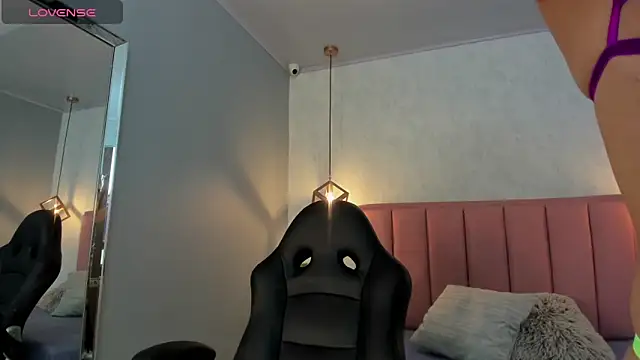 Snapshot of SUNNYCYRUS chatting on September 18, 2025, 12:30 pm SUNNYCYRUS online show from September 18, 2025, 12:30 pm