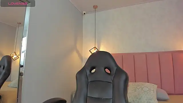 SUNNYCYRUS online show from March 27, 2026, 12:50 pm