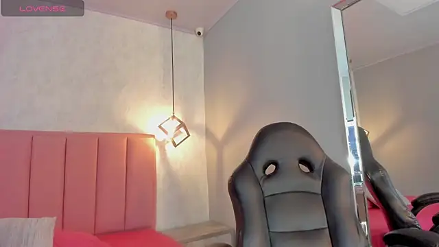 Snapshot of SUNNYCYRUS chatting on October 22, 2025, 12:37 pm SUNNYCYRUS online show from October 22, 2025, 12:37 pm