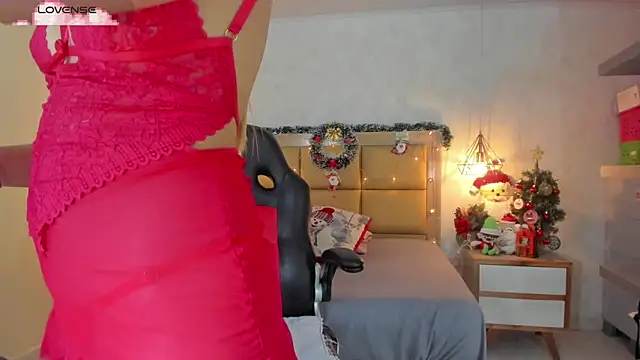 Snapshot of SUNNYCYRUS chatting on December 18, 2025, 12:42 pm SUNNYCYRUS online show from December 18, 2025, 12:42 pm