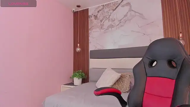 Snapshot of SUNNYCYRUS chatting on September 29, 2025, 1:28 pm SUNNYCYRUS online show from September 29, 2025, 1:28 pm