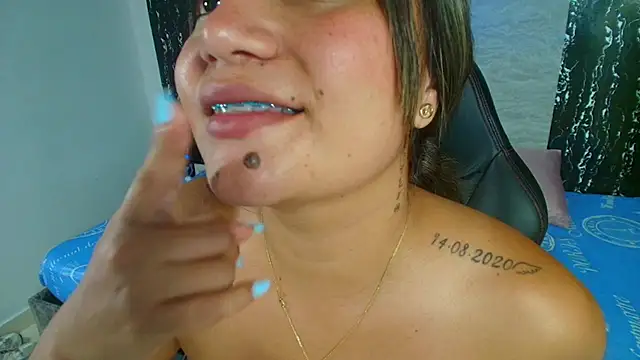 Snapshot of evelin_999_ chatting on November 8, 2025, 9:40 pm evelin 999 online show from November 8, 2025, 9:40 pm