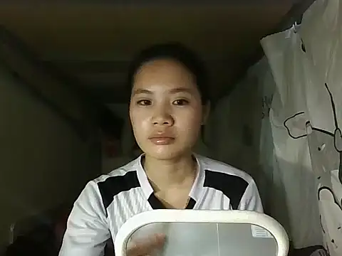 Snapshot of Be-MyMy chatting on February 1, 2026, 4:44 am Be-MyMy online show from February 1, 2026, 4:44 am