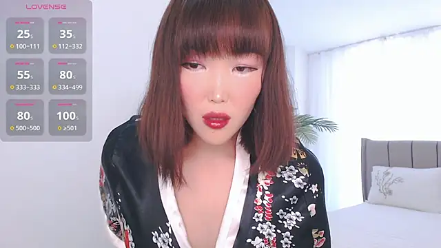 Snapshot of TumiLio chatting on February 19, 2025, 12:55 pm TumiLio online show from February 19, 2025, 12:55 pm