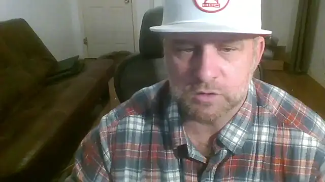 poundyouout69 online show from February 5, 2026, 6:31 am