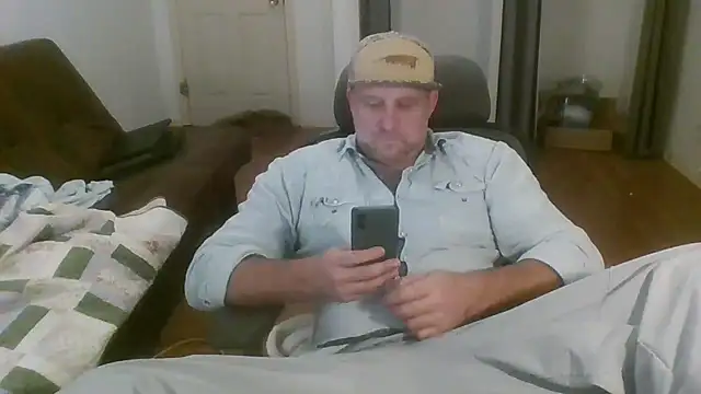 poundyouout69 online show from February 11, 2026, 7:58 pm