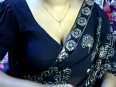 Snapshot of BengaliQueenStar chatting on March 8, 2025, 5:11 pm BengaliQueenStar online show from March 8, 2025, 5:11 pm