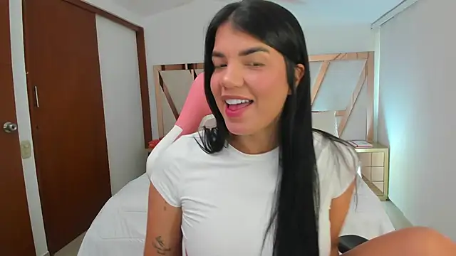 emma lopes online show from April 20, 2026, 10:00 pm