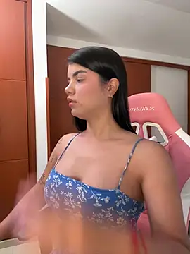 Snapshot of emma_lopes chatting on June 29, 2026, 9:58 pm emma lopes online show from June 29, 2026, 9:58 pm