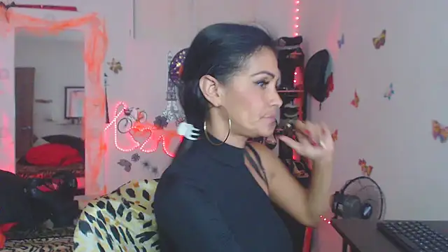 Snapshot of brigitht chatting on October 17, 2025, 10:55 pm brigitht online show from October 17, 2025, 10:55 pm