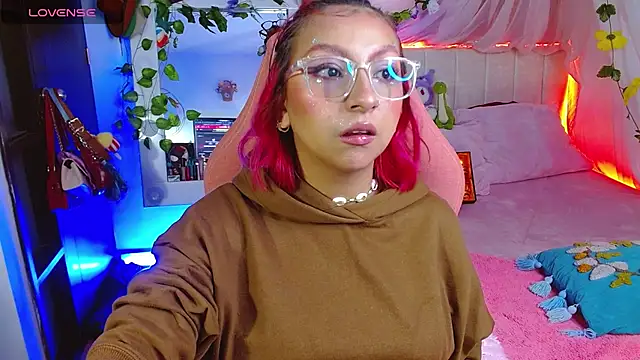 Snapshot of Littlerouse_ chatting on February 12, 2026, 6:57 am Littlerouse online show from February 12, 2026, 6:57 am