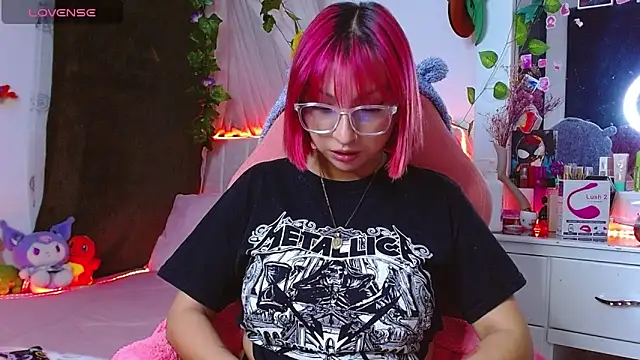 Littlerouse  online show from November 15, 2025, 1:53 am