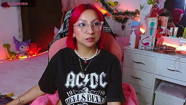 Snapshot of Littlerouse_ chatting on January 10, 2026, 5:14 am Littlerouse online show from January 10, 2026, 5:14 am