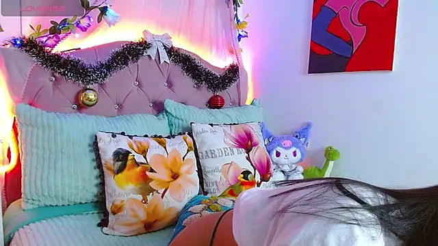 Snapshot of Littlerouse_ chatting on December 7, 2024, 1:52 am Littlerouse online show from December 7, 2024, 1:52 am
