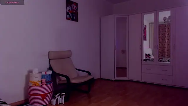 Sonja Stripper Ray online show from November 13, 2025, 9:35 am