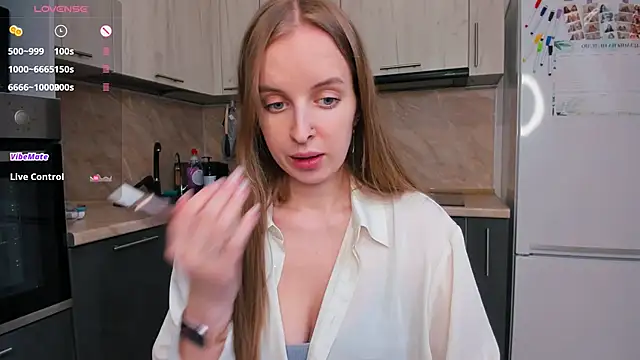 violet blue eyes online show from February 17, 2026, 11:51 am