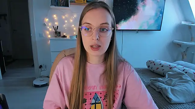 violet blue eyes online show from February 5, 2026, 11:06 am